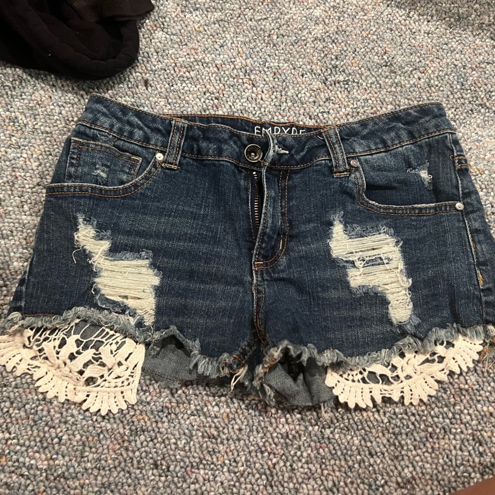 Empyre shorts 3